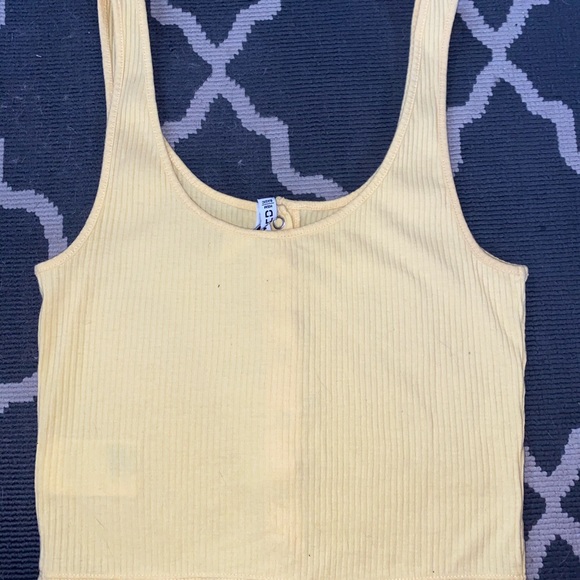 Cropped Tank Top - Picture 3 of 4